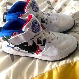 Nike Team Hustle Size 2Y